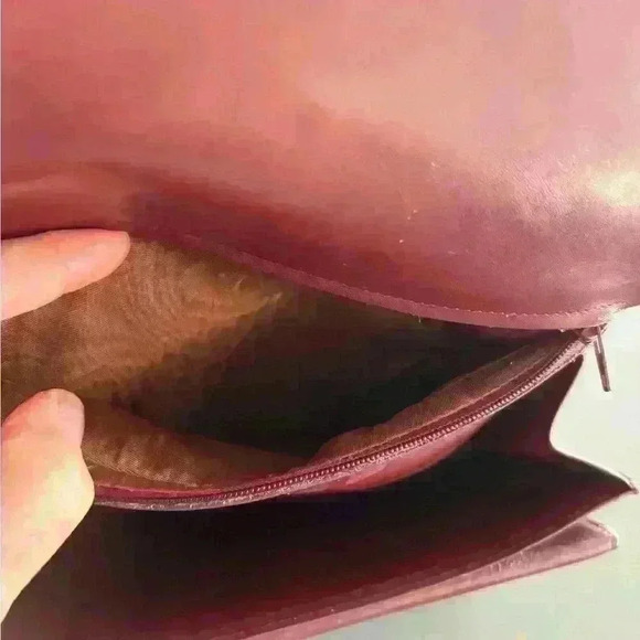 Cartier vintage bundle-elegant  Bordeaux wristlet & matching kiss lock wallet - Picture 11 of 16